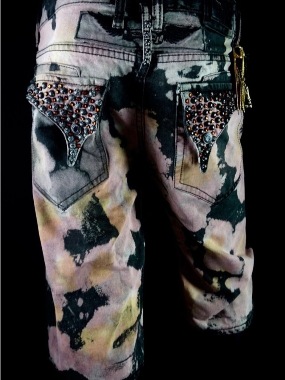 Robins Jeans Like Shorts Red Ruby Color Stones